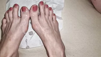 Cum on naked feet