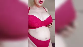 Hot Red & Sexy Matureladybliss