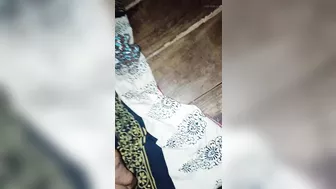 Prosan bhabhi ki chudai videos Padosan bhabhi ko kiss kiya aur jamkar chudai Kiya fir bhabhi ne apni jhante saaf ki