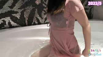 【個人撮影hentai】スケスケの服でお風呂に入って潮吹きオナ[Japanese] Masturbation in the bath wearing transparent clothes