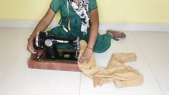Tailor wali customer k land dhak k Hui deewani