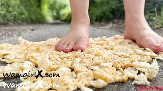 Foot Crushing Crisps