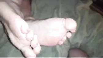 Fucking My BF's Gorgeous Soles Until I Burst Cum!