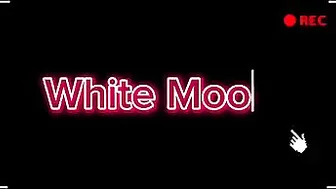 White Moon VIP - Fiquei de bruços e o White Wolf OFC me mandou abrir a bunda