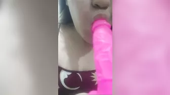 Experimento con dildo baboso