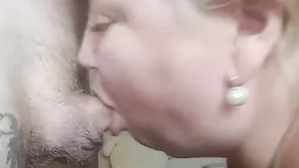 I fill my wife's mouth with cum after a blowjob close-up