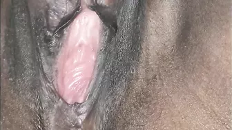 Sri Lankan Mature MILF gets pussy massaged with loud moan | ශානි අක්කිගෙ හුත්ත මසාජ්