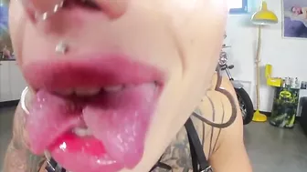 Stripper gets fucked by a horny big cock and blows it with her forked tongue