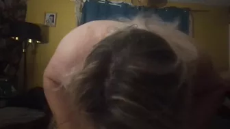 Quick blowjob from BBW slut