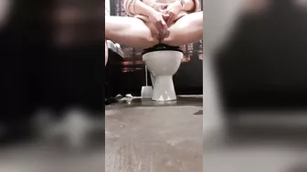 Masturbating and squirting piss on the floor in TGI Fridays