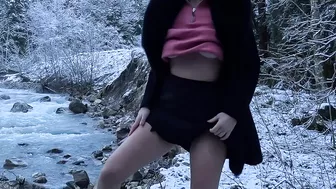 HILDE_FRENCH- ORGASM IN THE FOREST