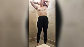 Horny gym babe masterbating in lockeroom shower