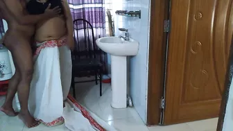 Indian desi MILF stepmom fucked by stepson in Hotel