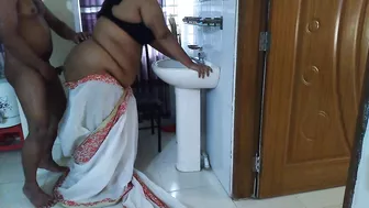 Indian desi MILF stepmom fucked by stepson in Hotel