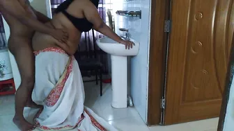 Indian desi MILF stepmom fucked by stepson in Hotel