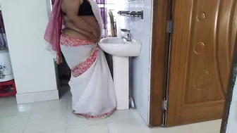 Indian desi MILF stepmom fucked by stepson in Hotel