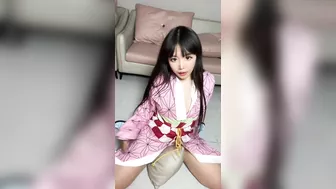 Horny Asian Nezuko Kamado cosplayer