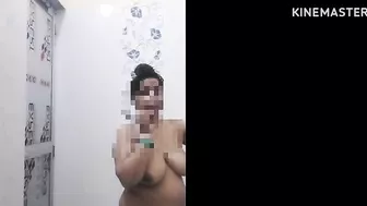 Sama bhabhi getting shower