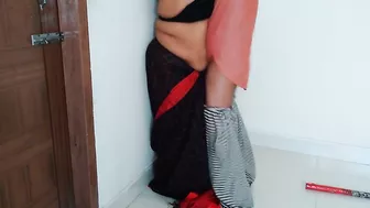 قام صاحب المنزل بمضاجعة الخادمة أثناء قيامها بتنظيف المنزل - i Fucked My Home Maid