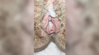 She dripping his cum and pissing after sex ???? Delicious pussy close up