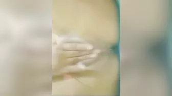 TikToker Queen fingering, TikToker dasi Pakistani, Indian Queen apnii sexy pussy ma fingers dalti ha full awaz k Sath