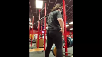 Big Ass Babe Gym Workout • Tight Activewear on Ass & Legs • Amateur Real Natural Body