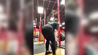 Big Ass Babe Gym Workout • Tight Activewear on Ass & Legs • Amateur Real Natural Body