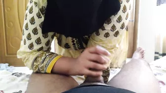 مصر أخت يساعد ربيب Egypt MILF Stepsis helps Stepson cum - But Accidentally he creampie