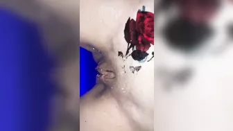 She is really hot in the pool and she want to cum hard