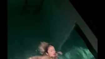 My Asian Girlfriend takes me to her Underwater Modeling Shoot