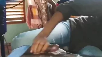 Srilankan Hot girlfriend handjob