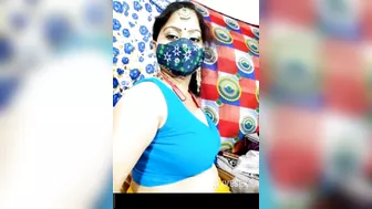 Desi Indian aunty private show