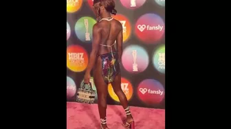 LOLA BLACK XXX AT XBIZ MIAMI ON THE RED CARPET