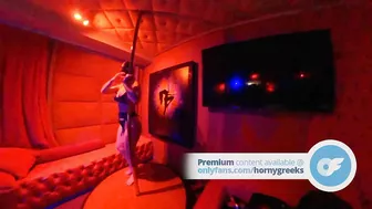 Amateur Teen dances in BDSM mask and lingerie. Striptease pole dancing from Horny Latina - Sextape