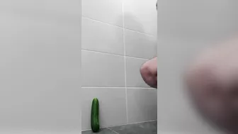 Anal Attempt 2 - Inserting a cucumber in my ass