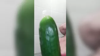 Anal Attempt 2 - Inserting a cucumber in my ass