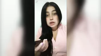 hablando de amor y cantando con tetas grande solo mujer hermosa