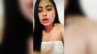 hablando del amor propio de una persona hermosa adeolcente tetona