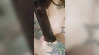 Hot Master Californialatex pump cock and masturbating in bath