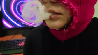 CUTE GIRL IN BALACLAVA SMOKING VAPE TO MUSIC! SMOKING FETISH!