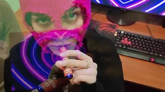 CUTE GIRL IN BALACLAVA SMOKING VAPE TO MUSIC! SMOKING FETISH!