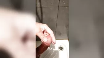 Masturbations in the shower