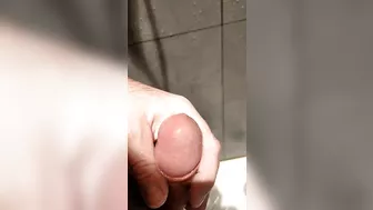 Masturbations in the shower