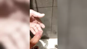 Masturbations in the shower