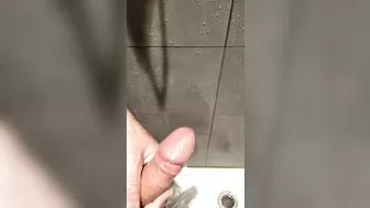 Masturbations in the shower