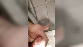 Masturbations in the shower