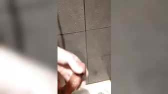 Masturbations in the shower