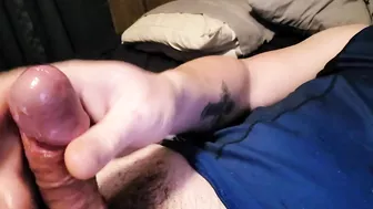 Solo jerk ends with massive cumshot