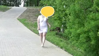 Milf flashing pussy in the park