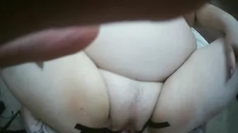 my dick rubs against the clitoris of a fat woman and ends up in an open pussy